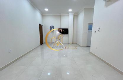 Apartment - 2 Bedrooms - 3 Bathrooms for rent in Al Nasr Street - Al Nasr - Doha Apartment - 2 Bedrooms - 3 Bathrooms for rent in Al Nasr Street - Al Nasr - Doha