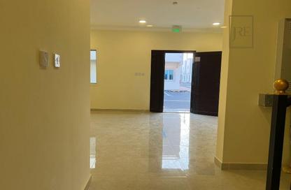 Villa - 6 Bedrooms - 5 Bathrooms for rent in Al Kheesa - Al Kheesa - Umm Salal Mohammed