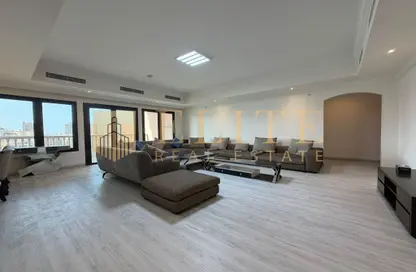 Apartment - 3 Bedrooms - 4 Bathrooms for sale in East Porto Drive - Porto Arabia - The Pearl Island - Doha