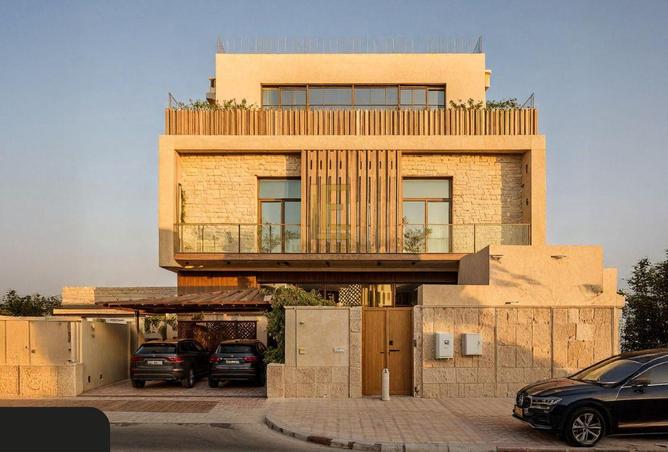 988232 - Property Image 3