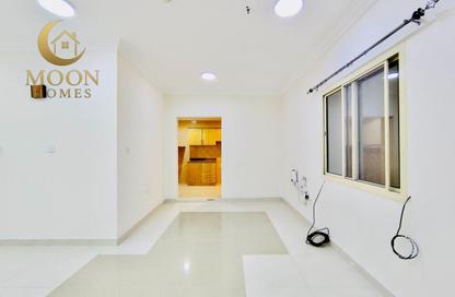 Apartment - 1 Bedroom - 1 Bathroom for rent in Umm Ghuwailina 4 - Umm Ghuwailina - Doha Apartment - 1 Bedroom - 1 Bathroom for rent in Umm Ghuwailina 4 - Umm Ghuwailina - Doha
