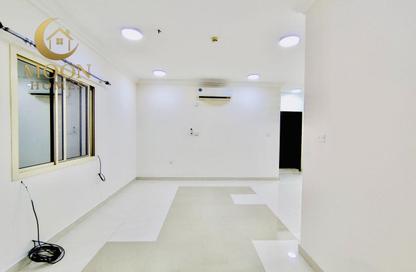 Apartment - 1 Bedroom - 1 Bathroom for rent in Umm Ghuwailina 4 - Umm Ghuwailina - Doha Apartment - 1 Bedroom - 1 Bathroom for rent in Umm Ghuwailina 4 - Umm Ghuwailina - Doha