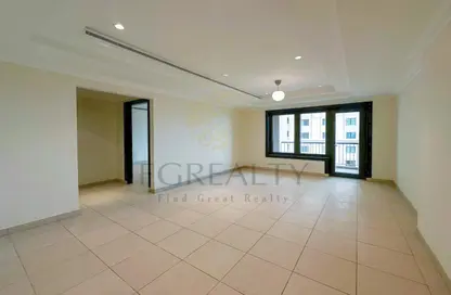 Apartment - 1 Bedroom - 2 Bathrooms for sale in Tower 16 - Porto Arabia - The Pearl Island - Doha