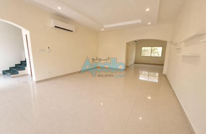 Villa - 3 Bedrooms - 4 Bathrooms for rent in Bab Al Rayyan - Muraikh - AlMuraikh - Doha