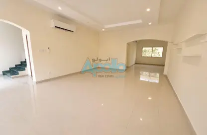 Villa - 3 Bedrooms - 4 Bathrooms for rent in Bab Al Rayyan - Muraikh - AlMuraikh - Doha