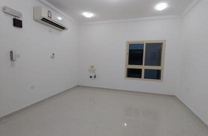 Apartment - 2 - 2 for rent in Bin Omran 35 - Fereej Bin Omran - Doha