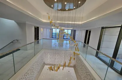 فيلا - 5 غرف نوم - 8 حمامات للبيع في طريق بورتو الشرقي - بورتو أرابيا - جزيرة اللؤلؤة - الدوحة