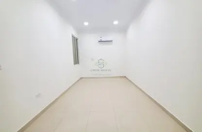 شقة - 2 غرف نوم - 2 حمامات للايجار في 46 بن عمران - فريج بن عمران - الدوحة