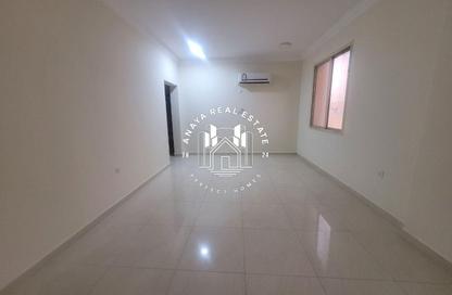 Apartment - 2 Bedrooms - 2 Bathrooms for rent in Umm Ghuwalina - Umm Ghuwailina - Doha
