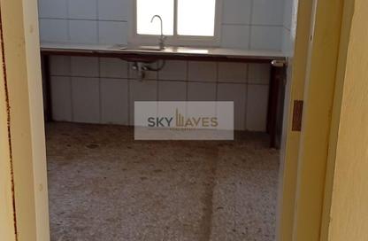 Warehouse - Studio - 2 Bathrooms for rent in Jerry Al Samur - Birkat Al Awamer - Al Wakra