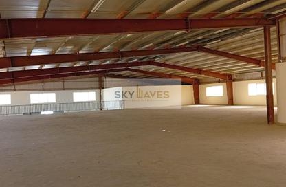 Warehouse - Studio - 2 Bathrooms for rent in Jerry Al Samur - Birkat Al Awamer - Al Wakra