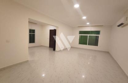 Villa - 4 - 4 for rent in Souk Al gharaffa - Al Gharrafa - Doha