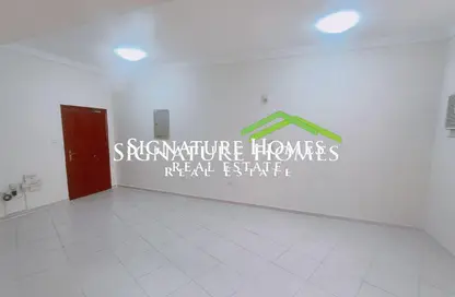 Apartment - 3 Bedrooms - 2 Bathrooms for rent in Ramada Commercial Building - Al Rawabi Street - Al Muntazah - Doha