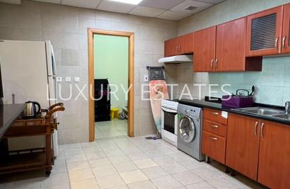 Apartment - 3 Bedrooms - 3 Bathrooms for rent in Zig Zag Tower B - Zig Zag Towers - West Bay - Doha