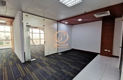 مساحات مكتبية - 4 غرف نوم - 2 حمامات للايجار في بناية الهاشمي - شارع المنتزه - المنتزه - الدوحة