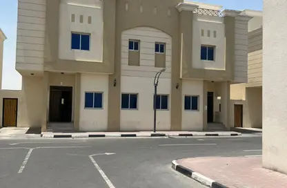 Villa - 5 Bedrooms - 4 Bathrooms for rent in Ain Khaled Villas - Ain Khaled - Doha