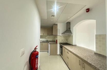 Apartment - 1 Bedroom - 2 Bathrooms for rent in West Porto Drive - Porto Arabia - The Pearl Island - Doha Apartment - 1 Bedroom - 2 Bathrooms for rent in West Porto Drive - Porto Arabia - The Pearl Island - Doha