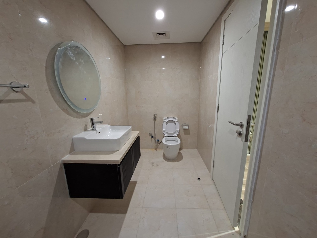 2 Bedroom Furnished Apartment with Pool Access in thumbnail 10