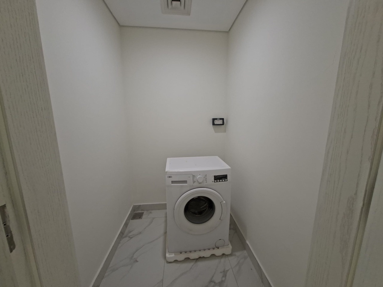 2 Bedroom Furnished Apartment with Pool Access in thumbnail 4
