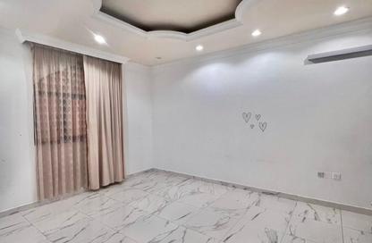 Villa - 7+ - 6 for rent in Umm Salal Ali - Doha