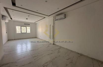 Apartment - 2 Bedrooms - 2 Bathrooms for rent in Kulaib Street - Kulaib Street - Doha