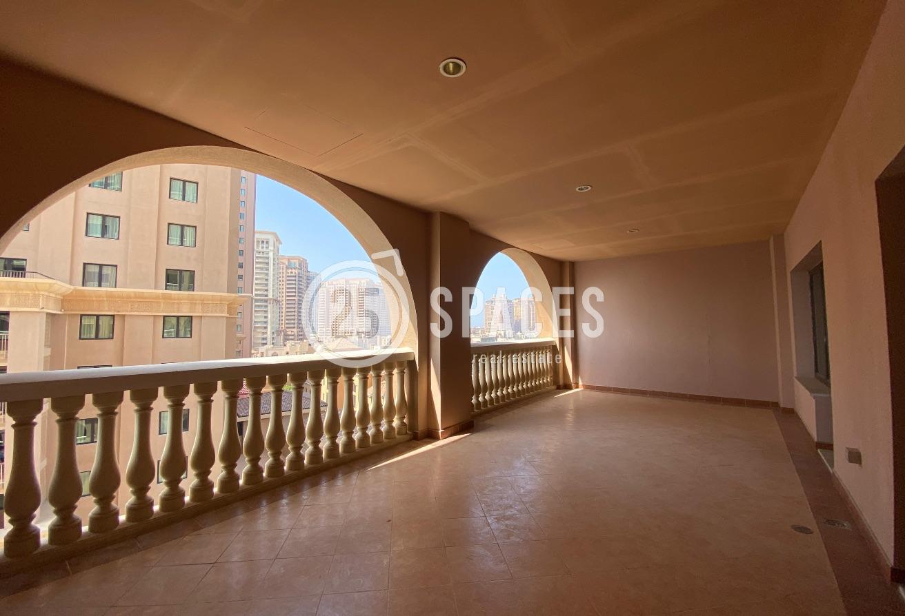 One Bedroom Apt I Large Balcony I Porto Arabia - 3