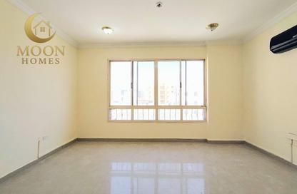 Apartment - 1 Bedroom - 1 Bathroom for rent in Umm Ghuwailina 4 - Umm Ghuwailina - Doha