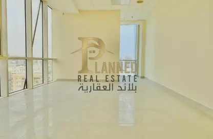 مساحات مكتبية - غرفة نوم - 4 حمامات للايجار في شارع المنتزه - المنتزه - الدوحة