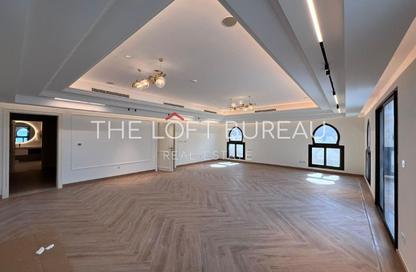 Apartment - 5 Bedrooms - 7 Bathrooms for rent in La Plage Villas - The Villas - The Pearl Island - Doha