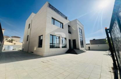 Villa - 5 Bedrooms - 7 Bathrooms for sale in Waterfront North Villas - Waterfront Residential - The Waterfront - Lusail