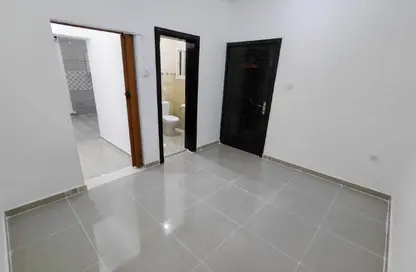 شقة - 1 حمام للايجار في شارع النعيجة - غرب الهلال - الهلال - الدوحة شقة - 1 حمام للايجار في شارع النعيجة - غرب الهلال - الهلال - الدوحة