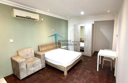 Apartment - Studio - 1 Bathroom for rent in Al Dafna - Al Dafna - Doha