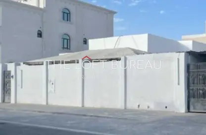 Villa - 5 Bedrooms - 3 Bathrooms for sale in Al Rayyan - Al Rayyan - Doha