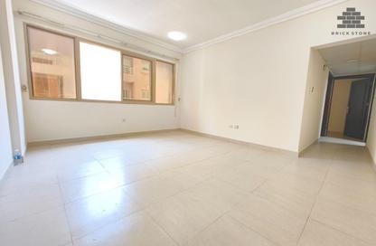 Apartment - 2 Bedrooms - 1 Bathroom for rent in EB12 - Fereej Bin Mahmoud North - Fereej Bin Mahmoud - Doha