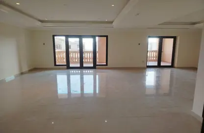 Apartment - 2 Bedrooms - 3 Bathrooms for rent in Porto Arabia Townhouses - Porto Arabia - The Pearl Island - Doha