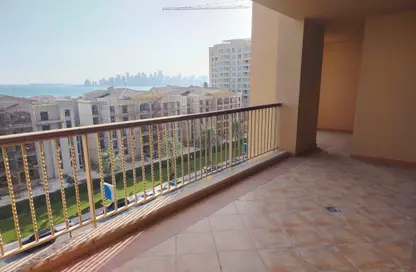 شقة - 2 غرف نوم - 3 حمامات للايجار في طريق بورتو الغربي - بورتو أرابيا - جزيرة اللؤلؤة - الدوحة