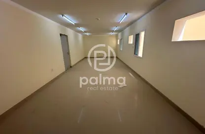 سكن عمال - استوديو للايجار في شارع الصناعية الشرقي - بركة العوامر - الوكرة