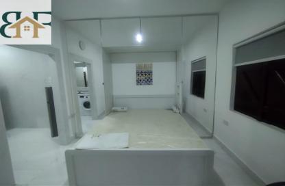Apartment - Studio - 1 Bathroom for rent in Umm Ghwailina Comm - Umm Ghuwalina - Umm Ghuwailina - Doha
