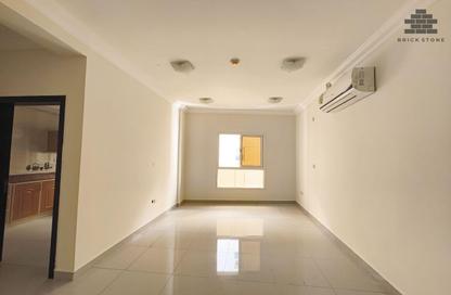 Apartment - 2 Bedrooms - 2 Bathrooms for rent in Al Mansoura - Al Mansoura - Doha