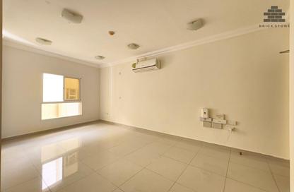 Apartment - 2 Bedrooms - 2 Bathrooms for rent in Al Mansoura - Al Mansoura - Doha