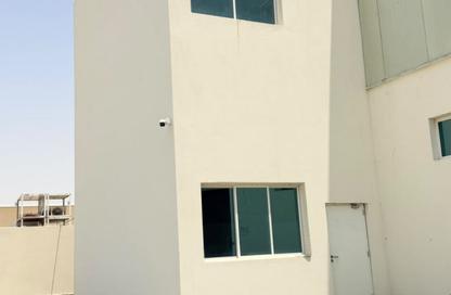 Warehouse - Studio - 7+ for rent in Birkat Al Awamer - Al Wakra
