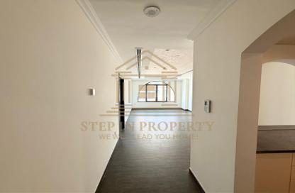 Apartment - 1 Bedroom - 2 Bathrooms for rent in Marina Gate - Porto Arabia - The Pearl Island - Doha