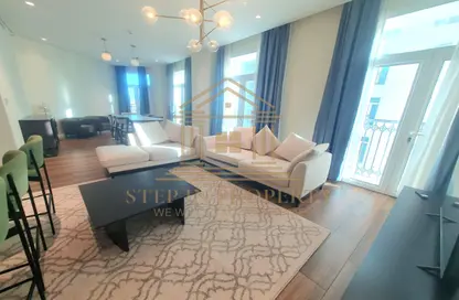 Apartment - 2 Bedrooms - 4 Bathrooms for rent in Floresta Gardens - Floresta Gardens - The Pearl Island - Doha