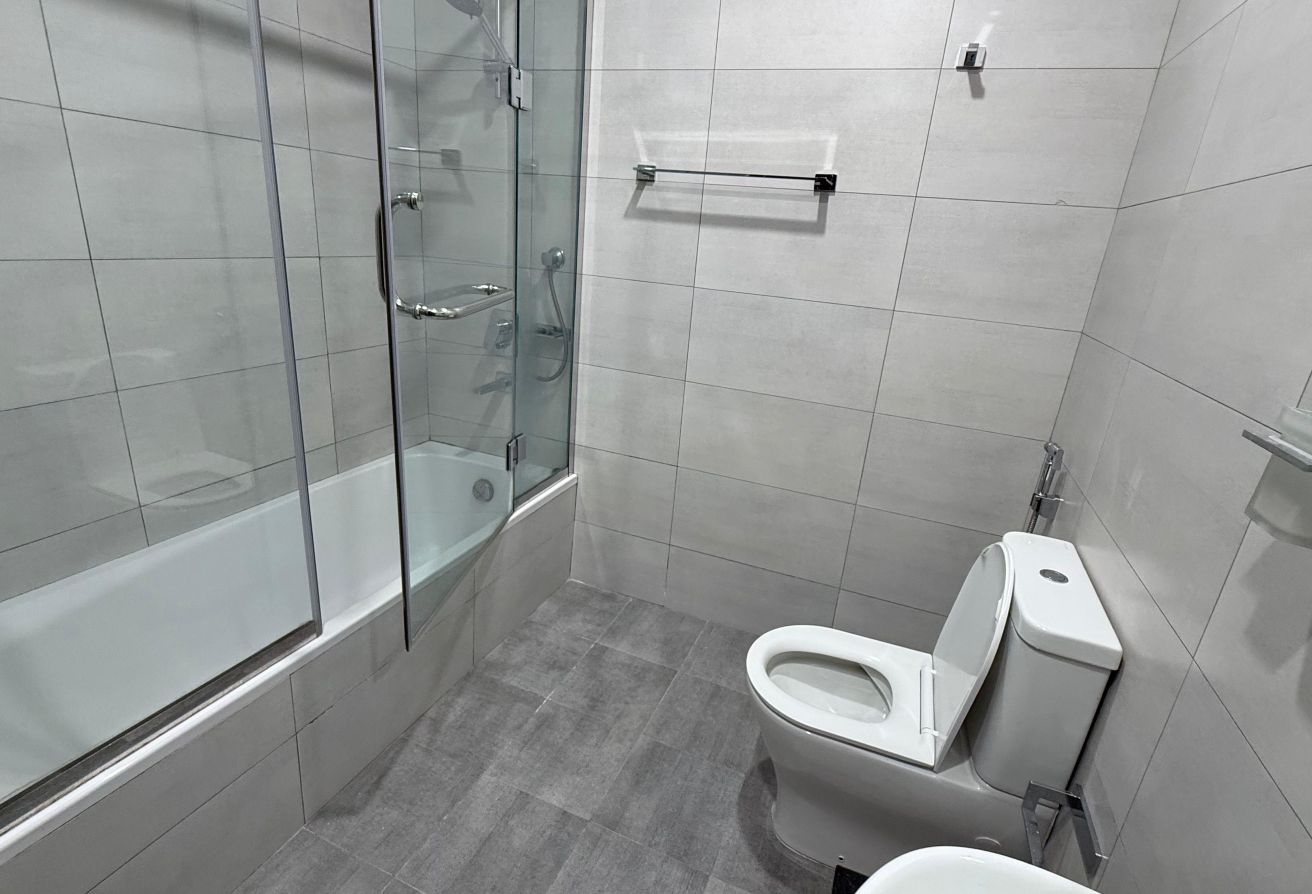 Exclusive Deal Fully Furnished 2BHK Sea Prime loca thumbnail 10