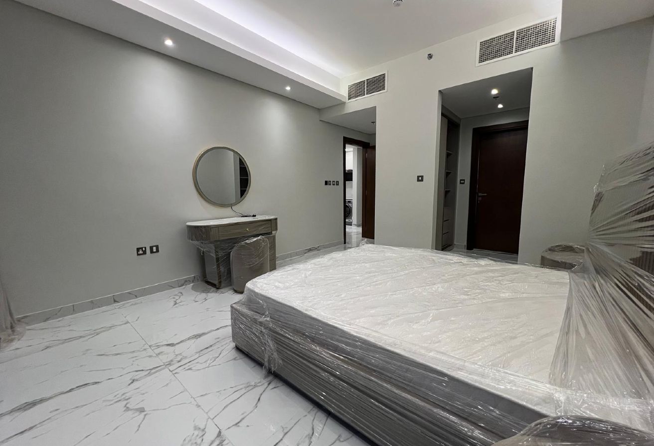 Spectacular One BHK|Fully Furnished|With Balcony thumbnail 4