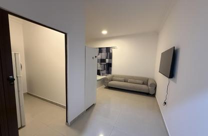 Apartment - Studio - 1 Bathroom for rent in Al Aziziyah - Al Aziziyah - Doha