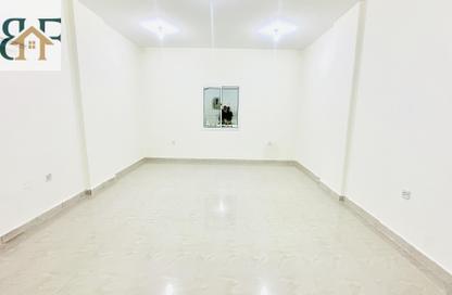 Apartment - 3 Bedrooms - 3 Bathrooms for rent in Al Mansoura - Al Mansoura - Doha