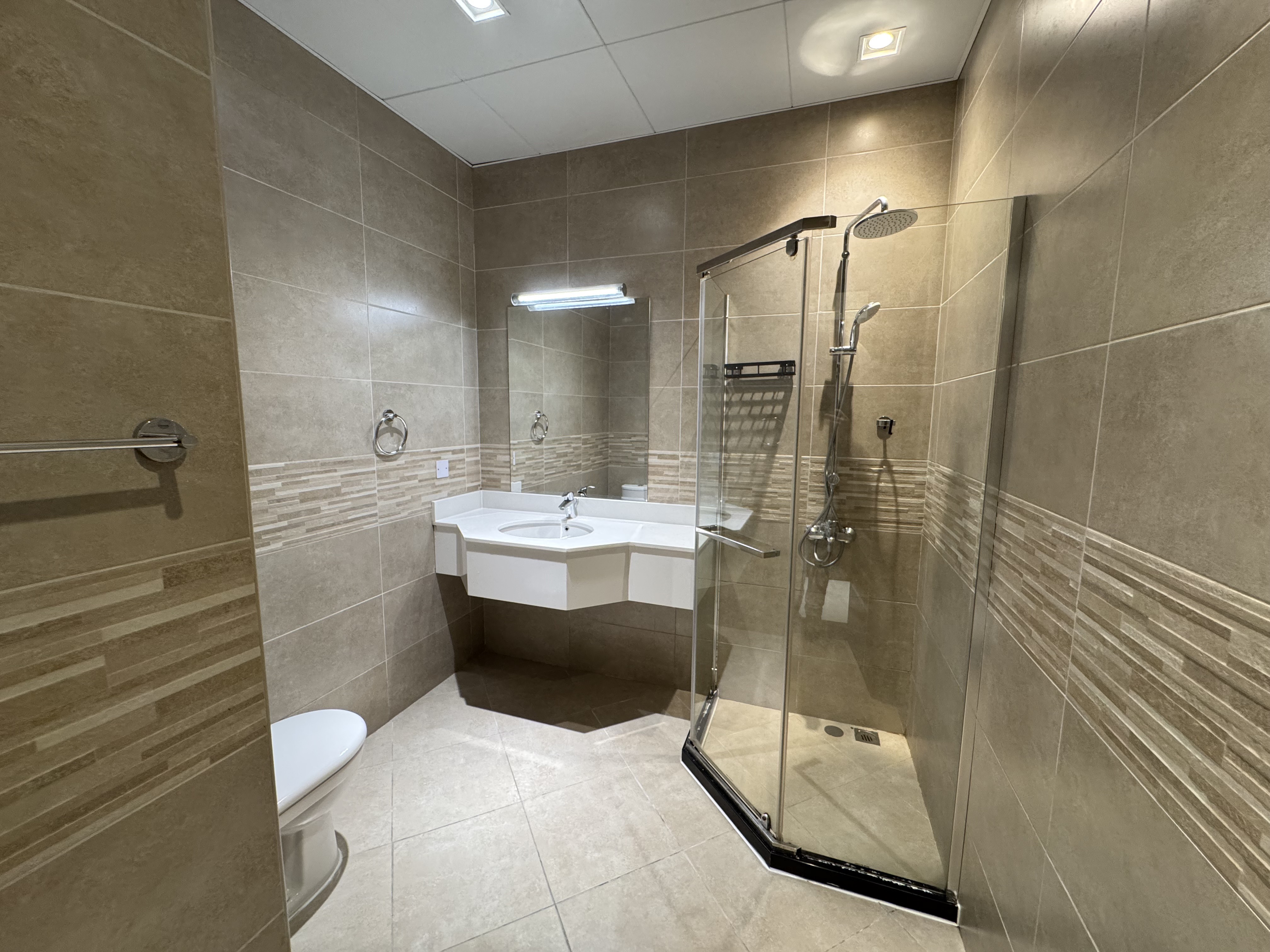BRAND NEW 2BEDROOM FULLY FURNISHED WITH BALCONY thumbnail 5