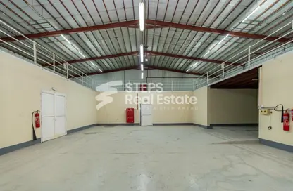 Warehouse - Studio - 7+ Bathrooms for rent in Industrial Area 4 - Industrial Area - Industrial Area - Doha