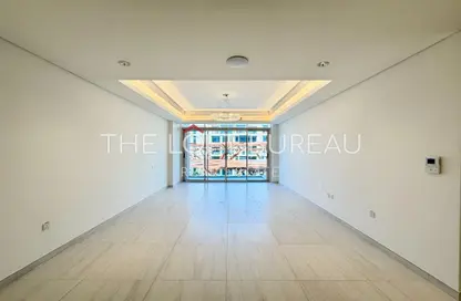 شقة - 2 غرف نوم - 3 حمامات للايجار في كريستال ريزيدنس - جزيرة جيوان - جزيرة اللؤلؤة - الدوحة